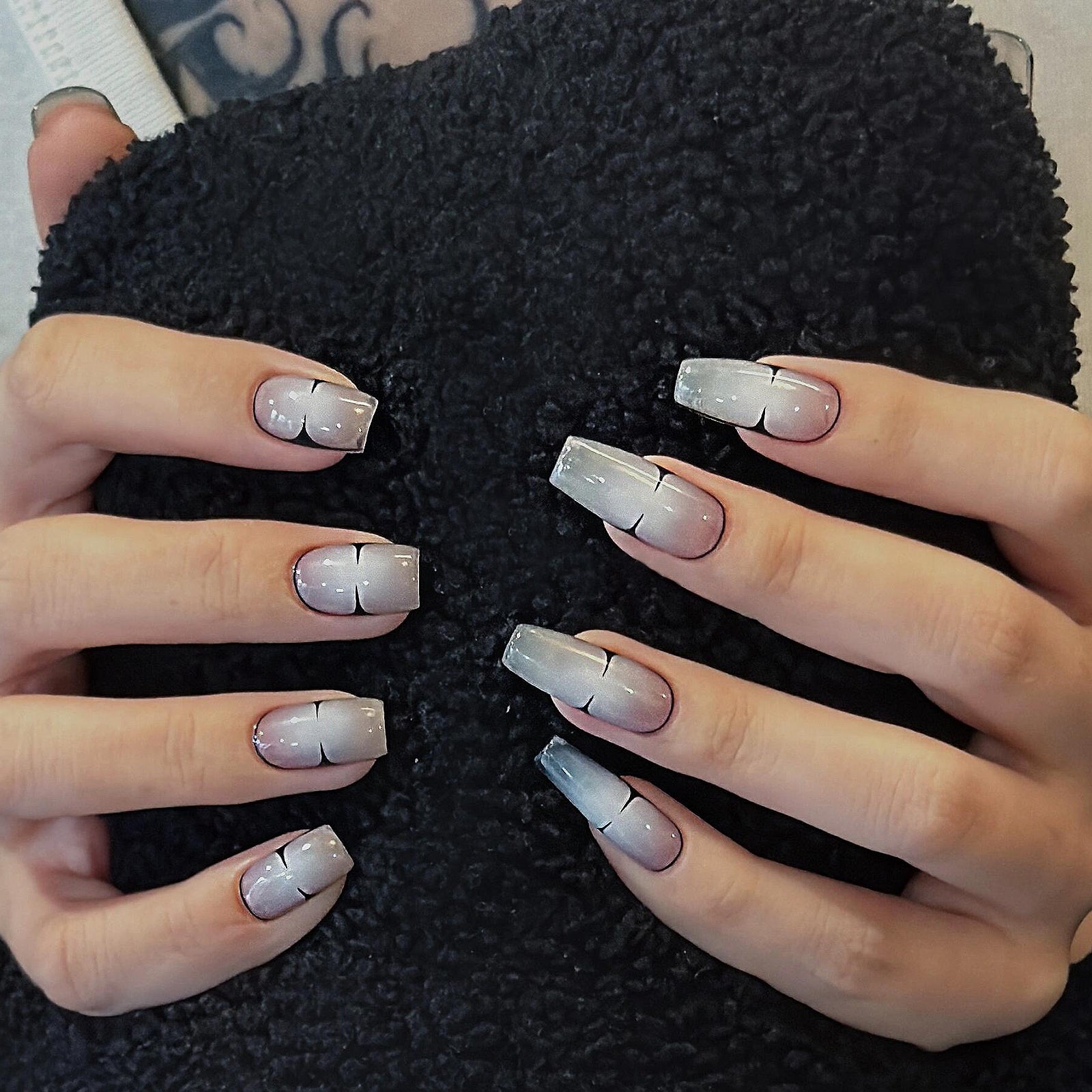 siva-nail-silver-storm-modern-geometry-acrylic-handmade-press-on-nails-16_5317b96e-e1f4-4df3-b0ea-b1d2f933a672