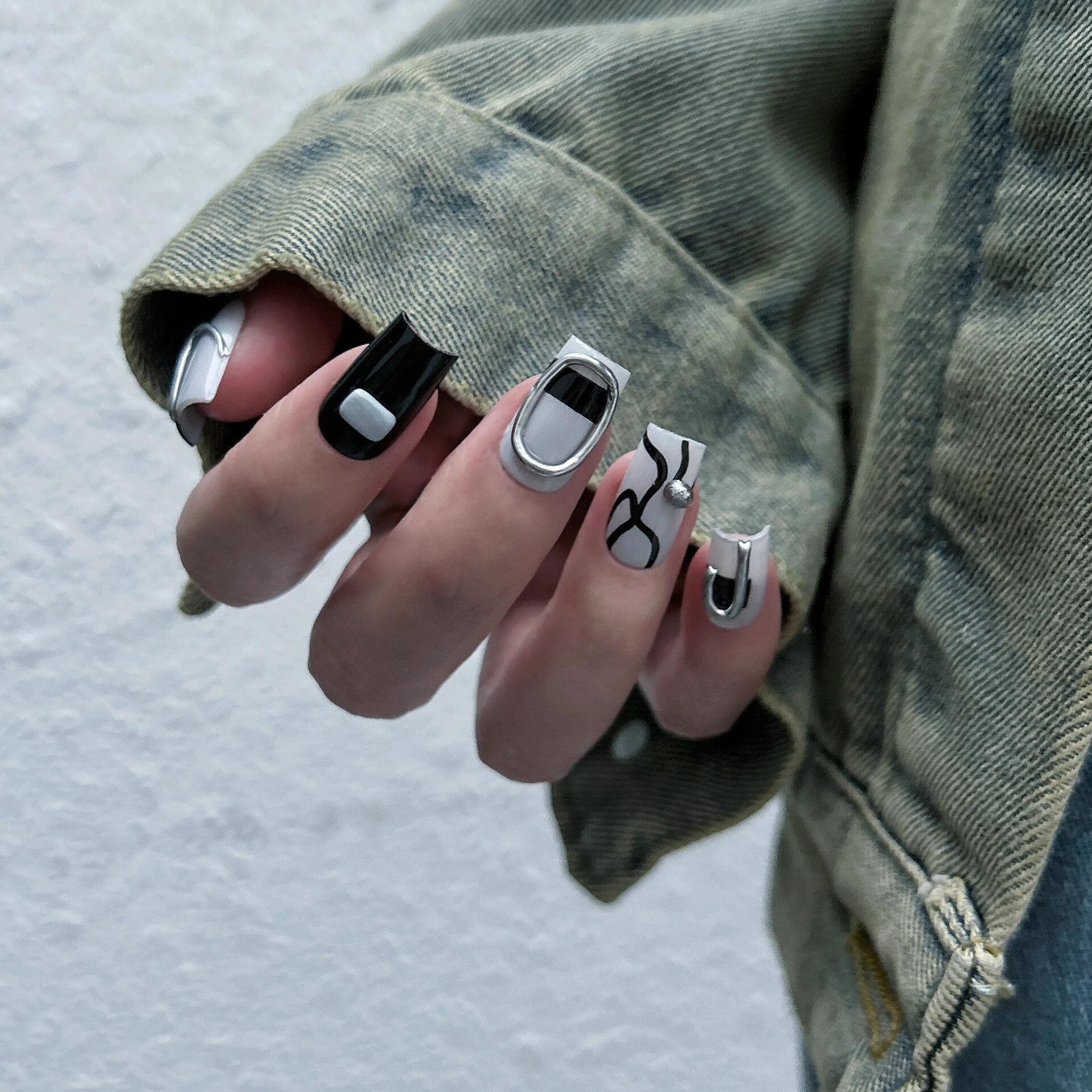 Siva Nail, Mono Luxe, Modern Style Handmade Press on Nails