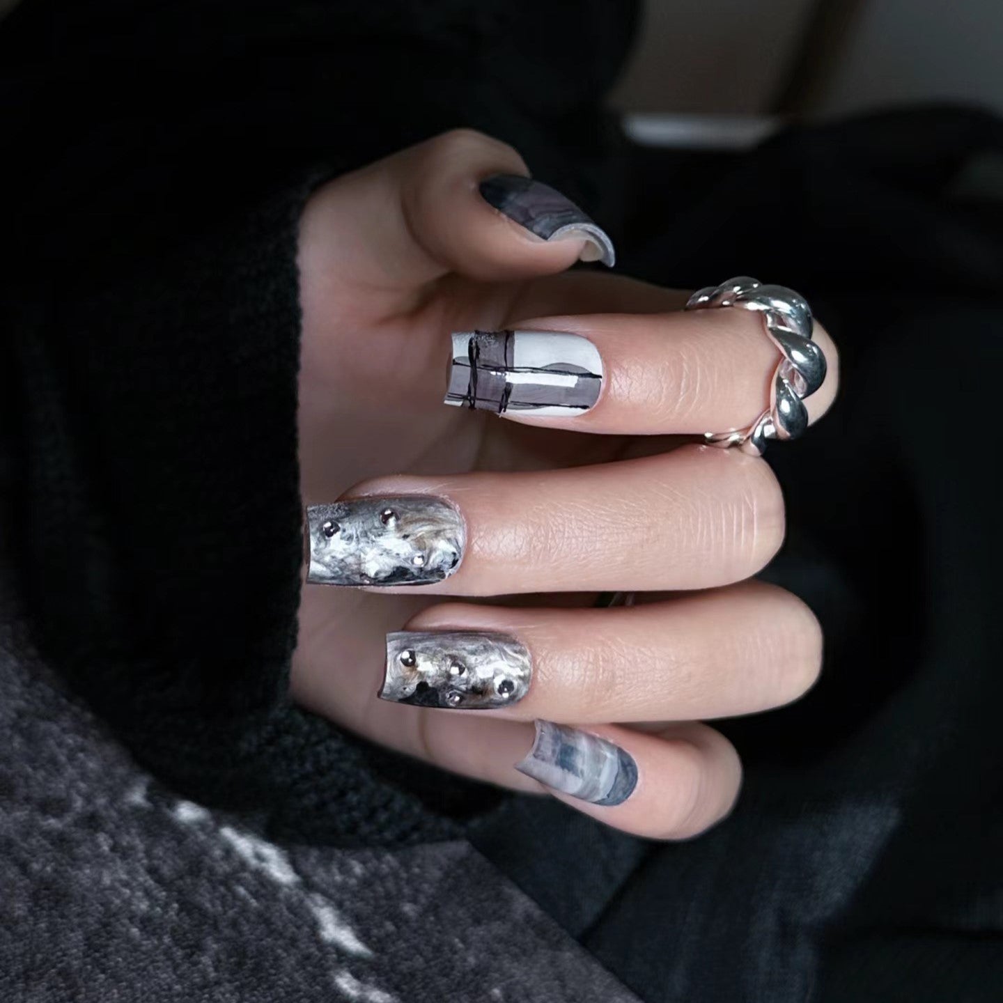 Siva Nail, Frost Echo, Winter Handmade Press on Nails