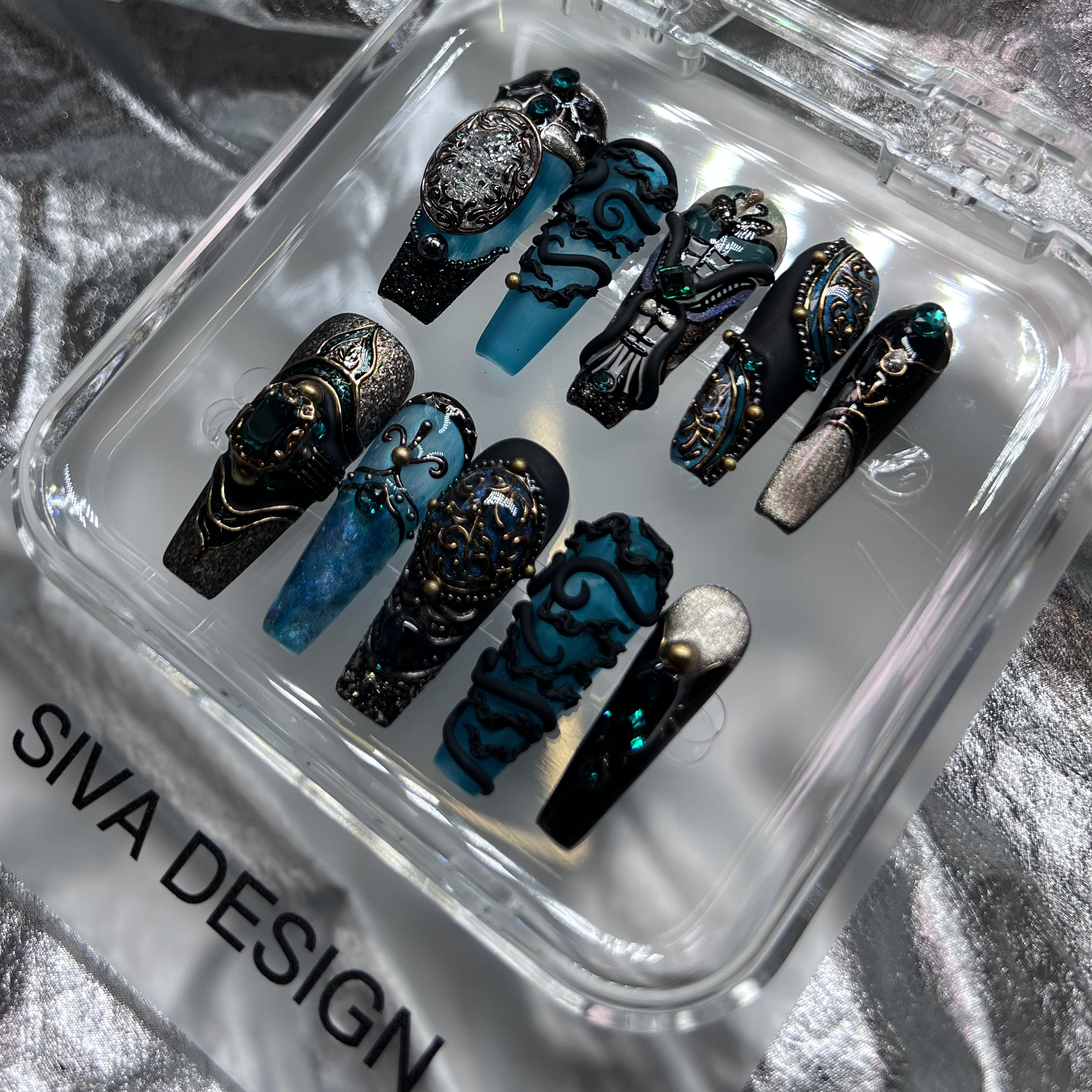 Siva Nail, Baroque Night, Black and Green Press on Stiletto Nails