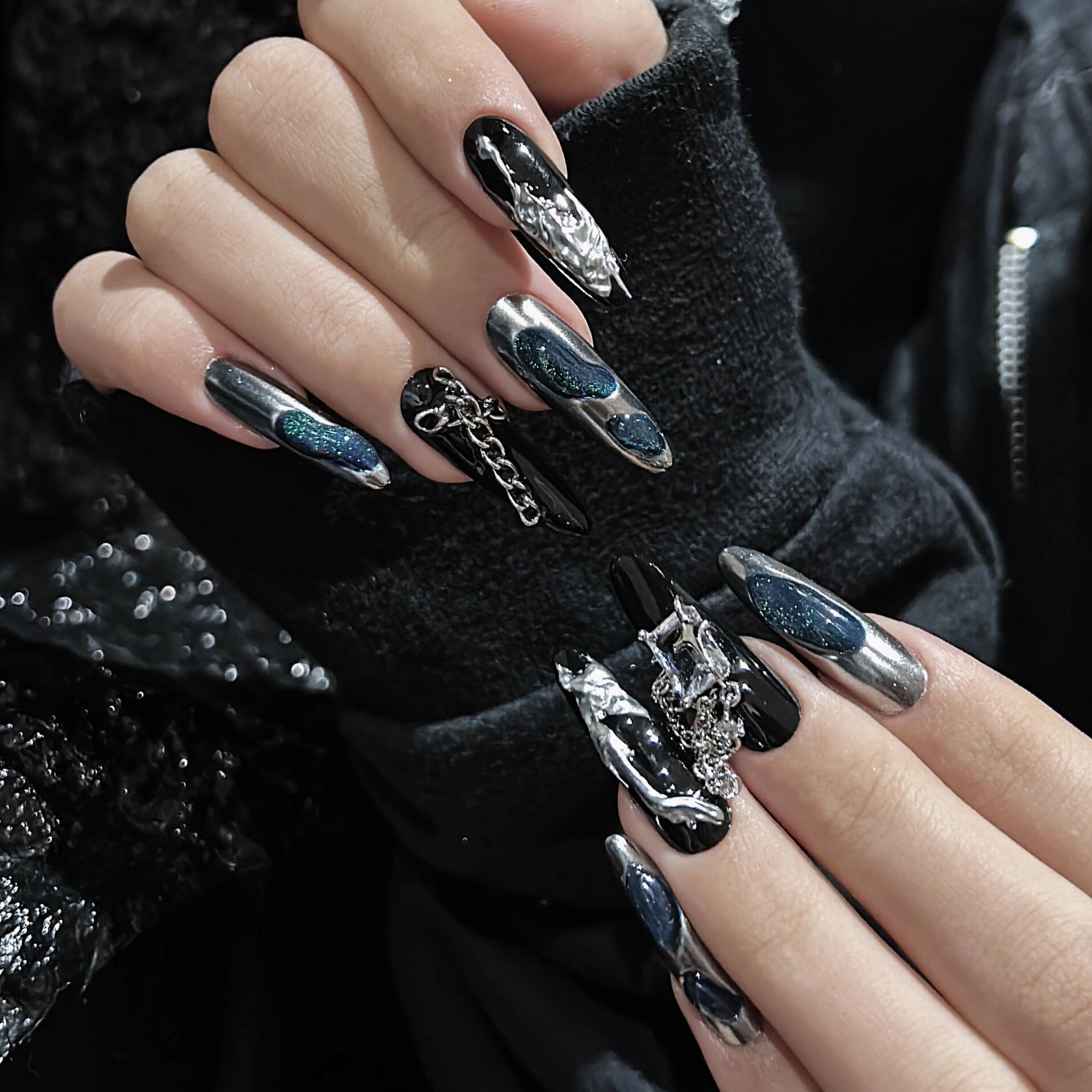 Siva Nail, Night Chain, Edgy Elegance, Handmade Press on Nails